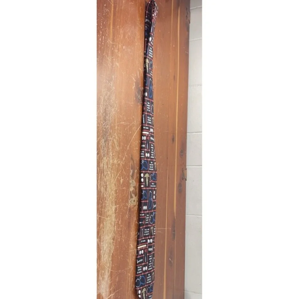 Museum Artifacts Mens Silk Medical Novelty Tie Black Red‎ Stethoscope Aspirin